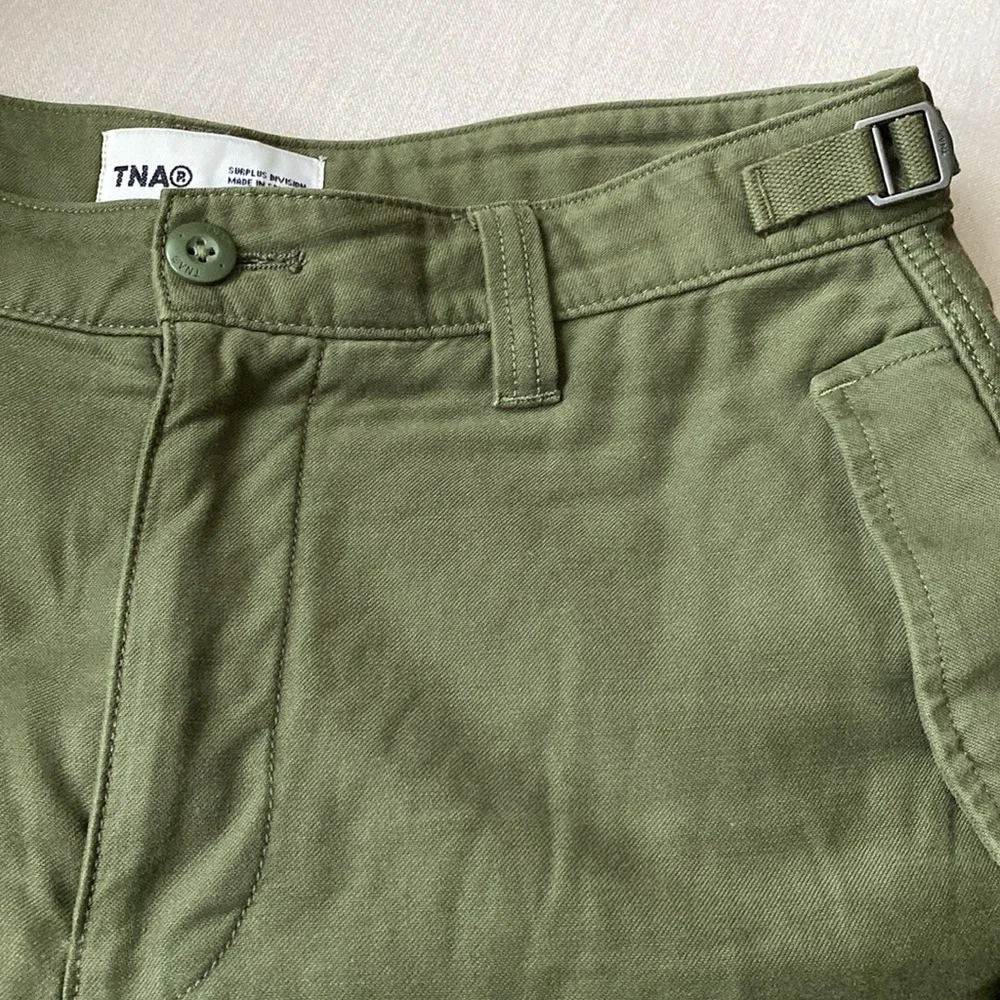 Aritzia TNA Women’s Supply Cargo Pant Size 4 Olive Green spotless new condition